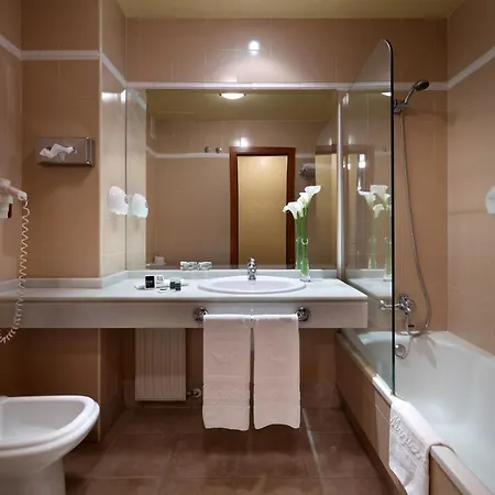 Exe El Magistral Отель Овьедо