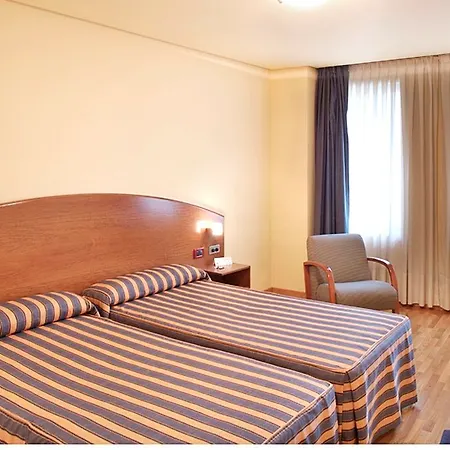 Отель Exe El Magistral